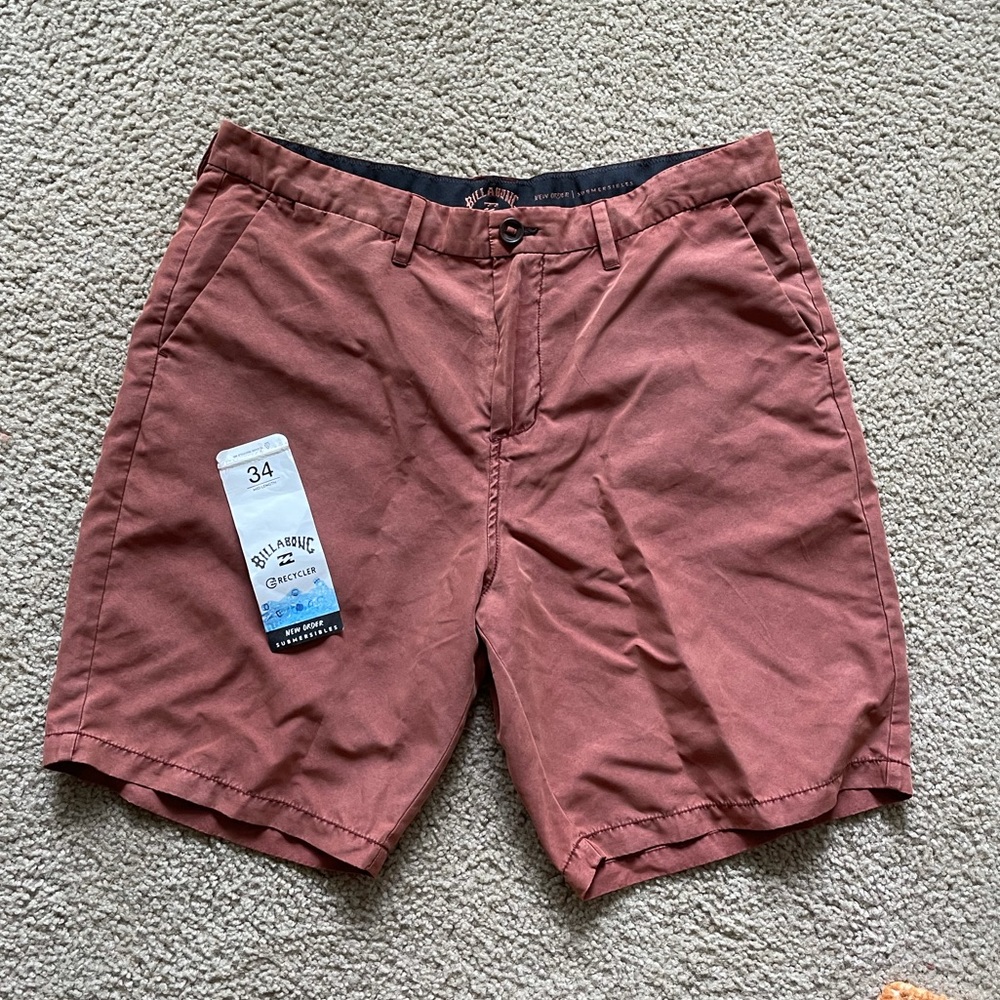Billabong men’s mid length submersibles shorts